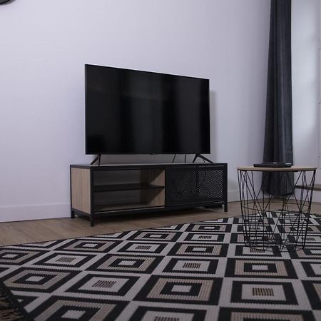 Triplex 110 M2 Centre Historique Avec Jacuzzi Dinan Apartment Ngoại thất bức ảnh