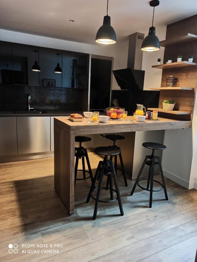 Triplex 110 M2 Centre Historique Avec Jacuzzi Dinan Apartment Ngoại thất bức ảnh