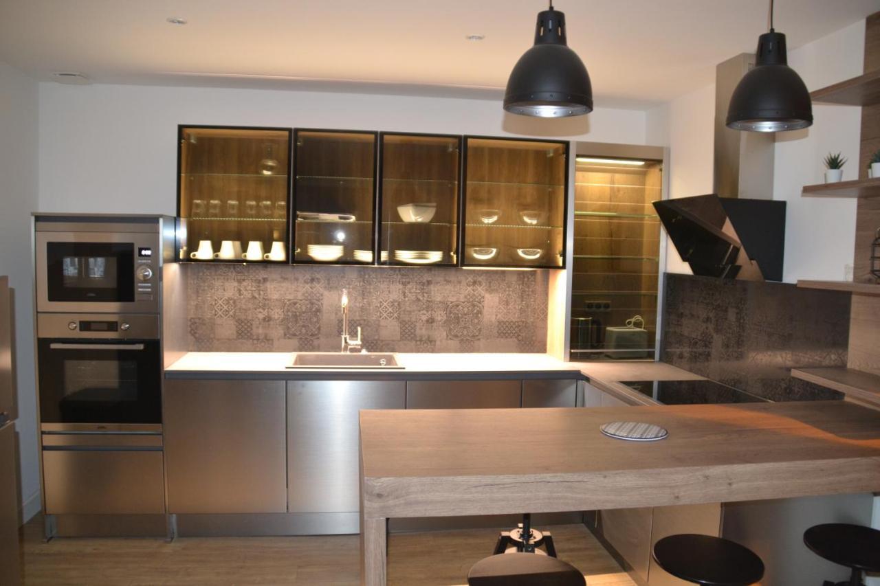Triplex 110 M2 Centre Historique Avec Jacuzzi Dinan Apartment Ngoại thất bức ảnh