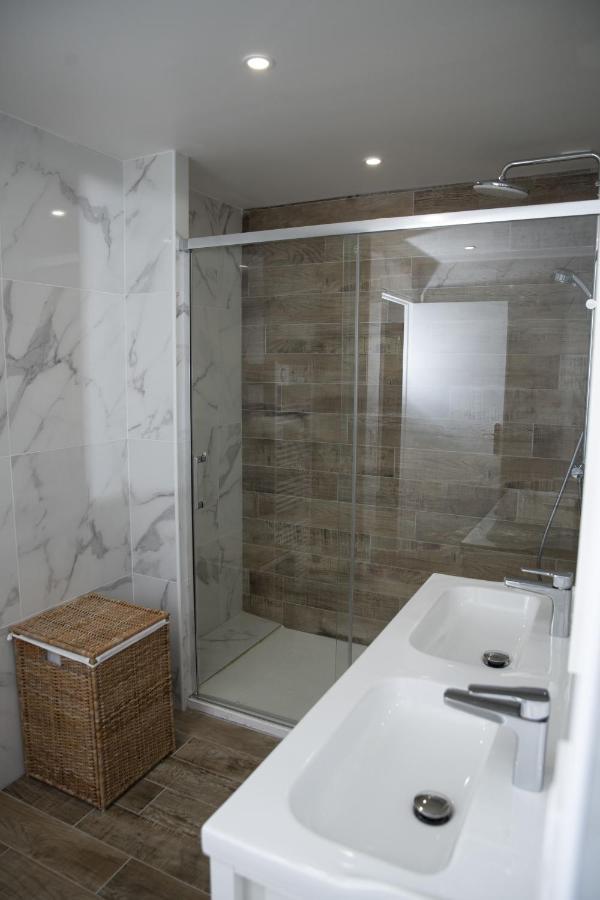 Triplex 110 M2 Centre Historique Avec Jacuzzi Dinan Apartment Ngoại thất bức ảnh