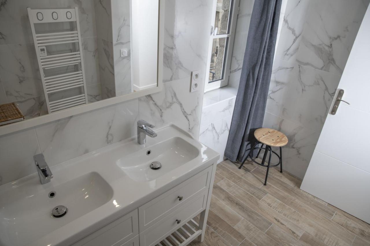 Triplex 110 M2 Centre Historique Avec Jacuzzi Dinan Apartment Ngoại thất bức ảnh